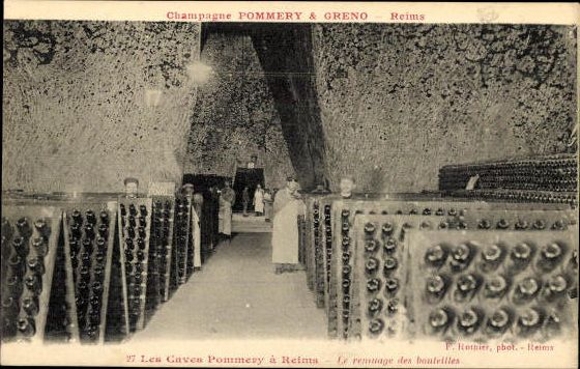 Set with 40 PCs Reims, Caves Pommery, envelope