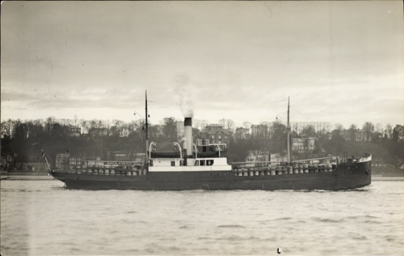 Photo Postcard Hamburg Altona Blankenese ?, cargo ship