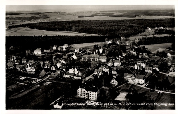 Ak Königsfeld im Schwarzwald Baden, Luftaufnahme, Höhenluftkurot, Schwarzwald, Flugzeugaufnahme, 