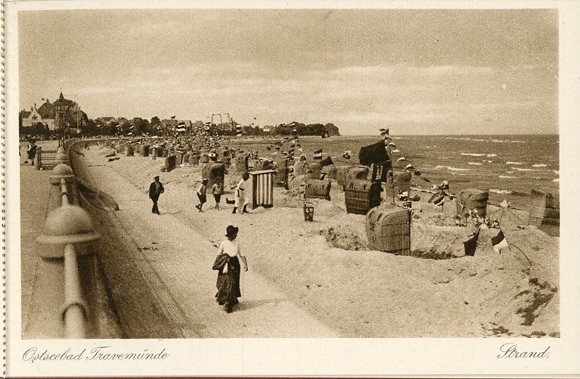 9 PCs in the envelope, Baltic Sea resort Travemünde Lübeck, photographer and publisher Georg Gärtner