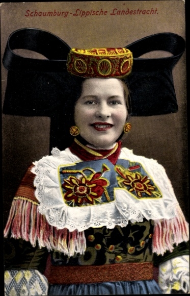 Picture of a young woman, Schaumburg-Lippish national costume