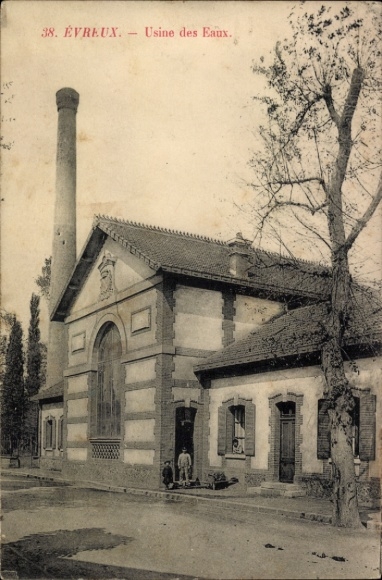 Postcard Évreux Eure, Usine des Eaux, factory building, chimney