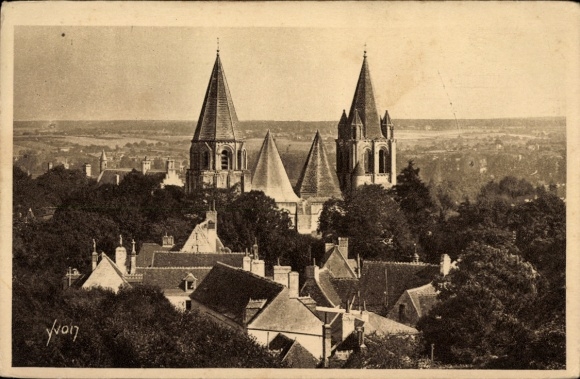 Ak Loches CPA 37, La Collégialel Saint Ours