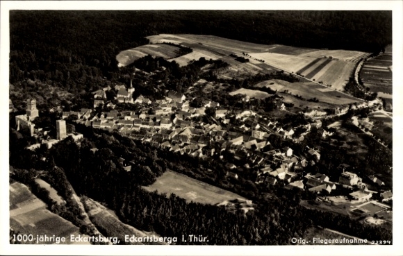 Ak Eckartsberga Burgenlandkreis Thüringen, 1000-jährige Eckartsburg, Luftaufnahme, ländliche Umge