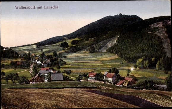 PC Waltersdorf Großschönau Oberlausitz, view of the place with a laurel