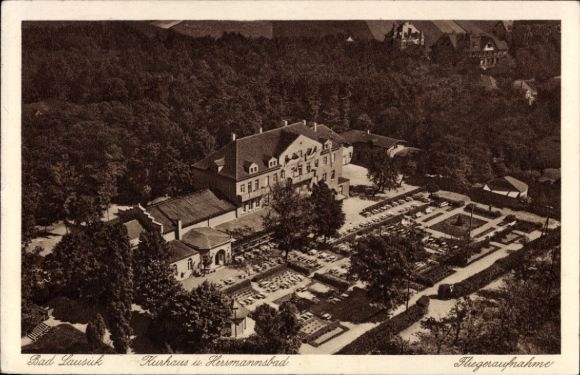 Ak Bad Lausick in Sachsen, Kurhotel Herrmannsbad, Fliegeraufnahme