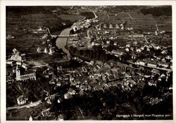 Ak Gernsbach im Schwarzwald, Schloss Eberstein, Luftaufnahme von  Flusslandschaft,  Gebäude, Stad
