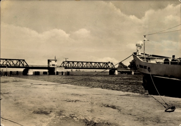 Ak Wolgast in Mecklenburg Vorpommern, Partie an der Dampferanlegestelle, Schiff Seebad Binz