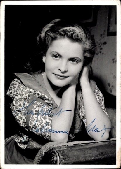 Postcard actress Johanna Hannerl Matz, autograph