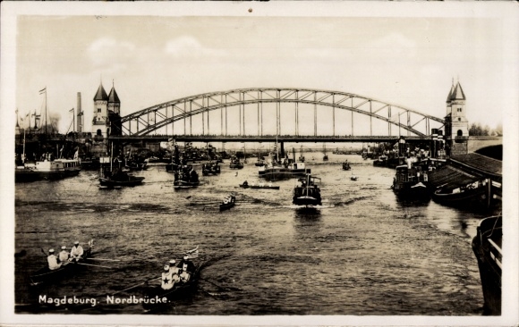 PC Magdeburg in Saxony Anhalt, Elbe section, boats, north bridge