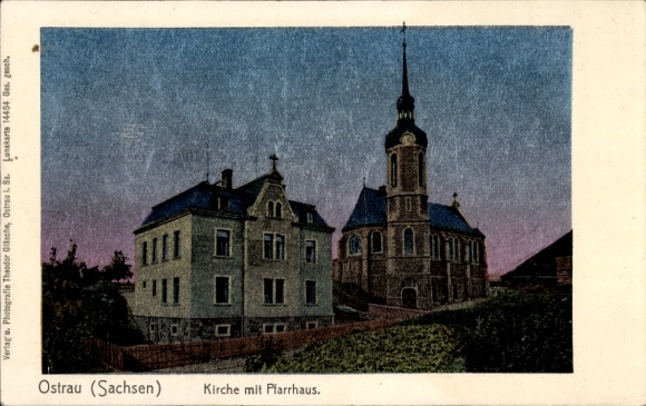 Ak Ostrau in Sachsen, Kirche mit Pfarrhaus, Verlag Theodor Gische, Abendstimmung, historische ...