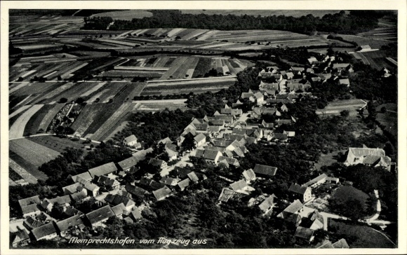Ak Memprechtshofen Rheinau in Baden, Luftaufnahme, besiedelte Gegend, Felder,  Landschaft