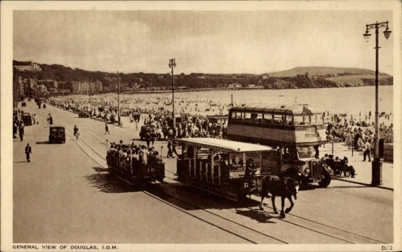 Postcard Douglas Isle of Man, General view of bus and horse tram, beach promenade