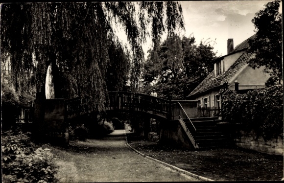 Ak Demmin in West-Pommeren, gedeelte aan de Mühlengraben, voetgangersbrug