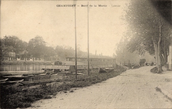 Ak Champigny sur Marne Val de Marne, Bord de la Marne, Lavoir, Boote am Ufer, Weg entlang des Flu