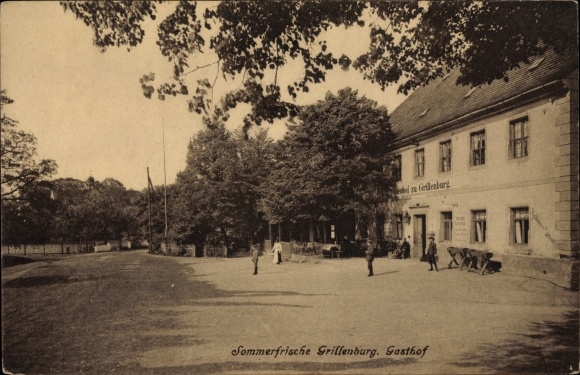 PC Grillenburg Tharandt in the Ore Mountains, view from the inn, passers-by