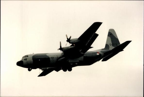 Set von 71 Fotos Flugzeuge und  Hubschrauber