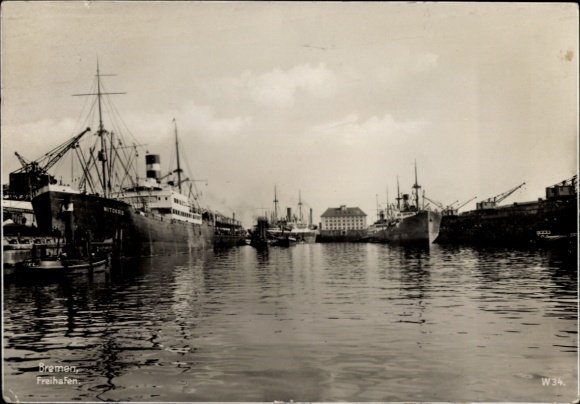 PC Steamer Bremen, North German Lloyd Bremen, Turbine Express Steamer, Harbor View, Ships, W34