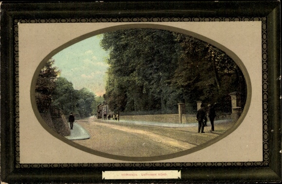 Passepartout Ak Norwich Norfolk England, Strasse mit Bäumen