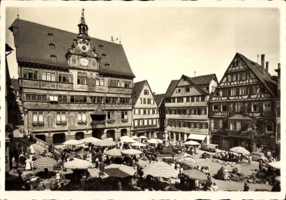 Ak Tübingen am Neckar, Historisches Stadtgebäude, Marktplatz, Umbrella-stände, Menschenmengen