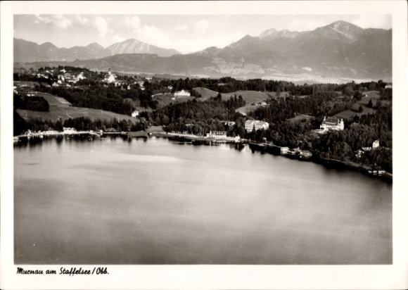 Murnau am Staffelsee, Black Forest landscape, calm lake, mountains in the background, photography