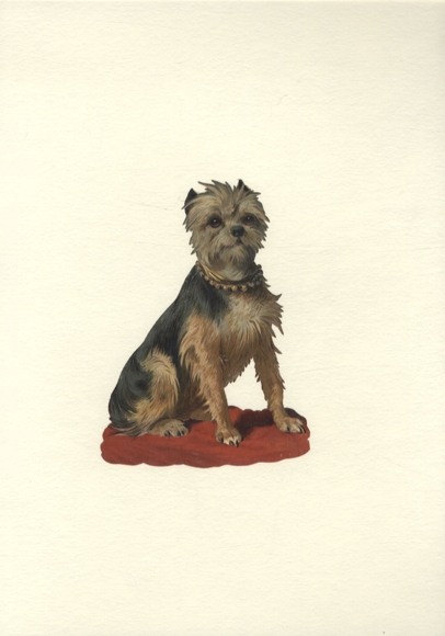 Opłatek mały piesek na czerwonej poduszce, ok. 13 x 10 cm