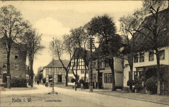 Ak Halle in Westfalen, Lindenflecken, Straßenpartie, Fachwerkhäuser