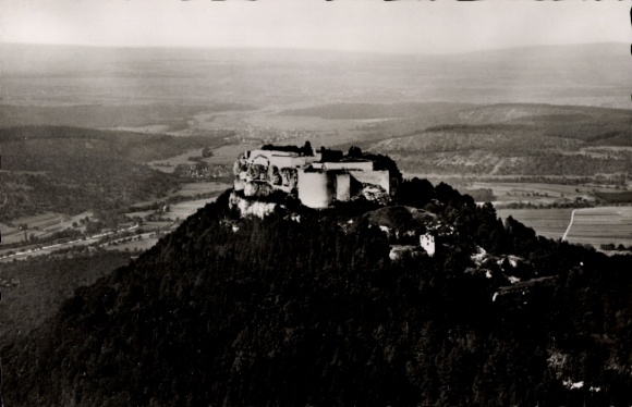 Ak Neuffen in Württemberg, Burg Hohenneuffen, Fliegeraufnahme