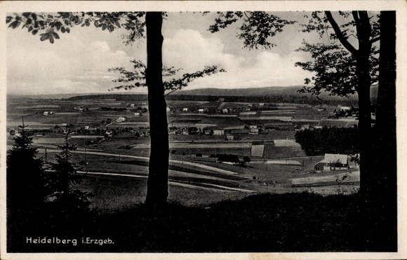 Ak Heidelberg Seiffen im Erzgebirge, Landschaftsansicht, bewaldete Hügel, blau-grauer Himmel