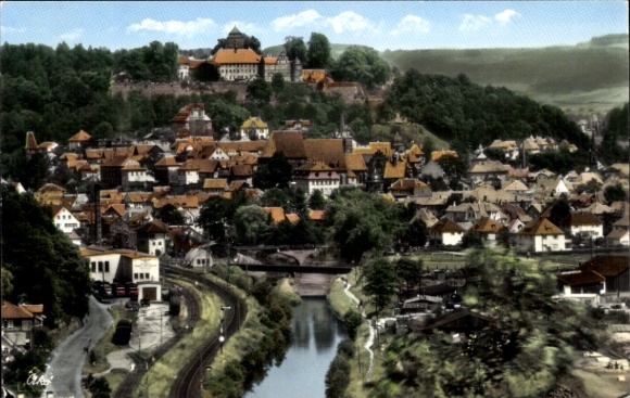 Ak Kronach in Oberfranken, Stadtansicht, Berge, Fluss,  Gebäude, Farbenfroh