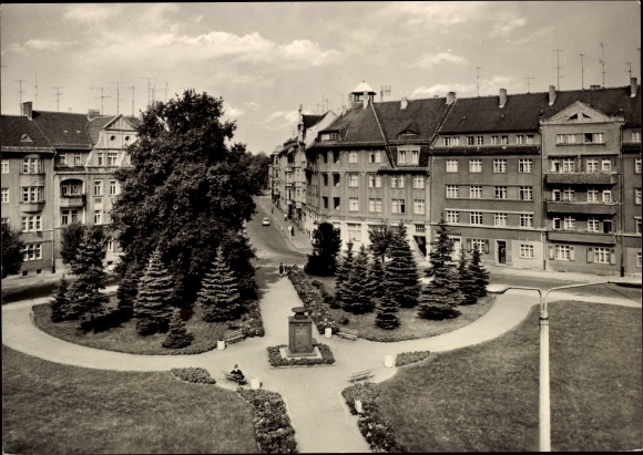 Postcard Torgau on the Elbe, Martha Brautzsch Square, monument