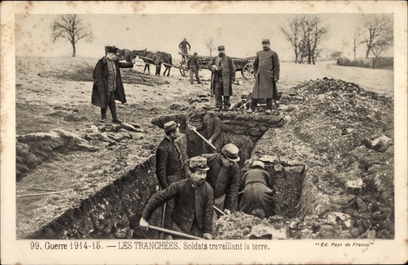 PC Guerre 1914-15, Les Tranchées, Soldiers travaillant la terre, French. Soldiers, trench