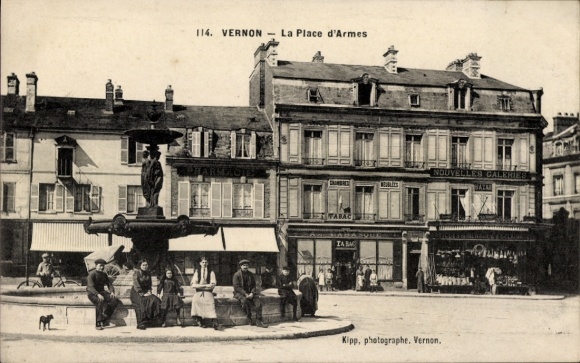 Postcard Vernon Eure, Place d'Armes