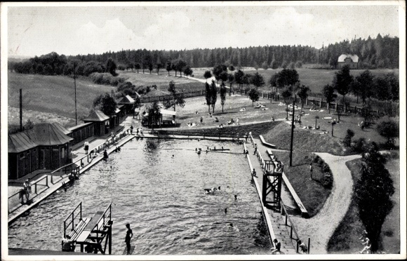Ak Leubnitz Rosenbach im Vogtland, buitenzwembad, duikplatform