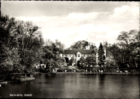 Postcard Berlin Neukölln Britz, Castle, Lake