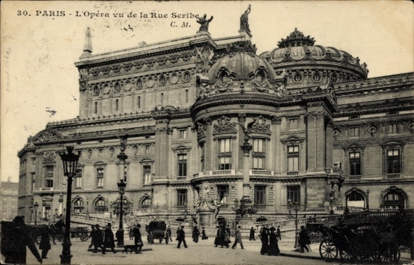 Postcard Paris IX Opéra, opera in front of people strolling, on the right in the picture a horse-drawn carriage