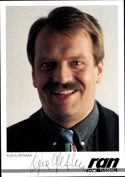 Postcard presenter Klaus Veltman, portrait, series ran Sat1 football, autograph