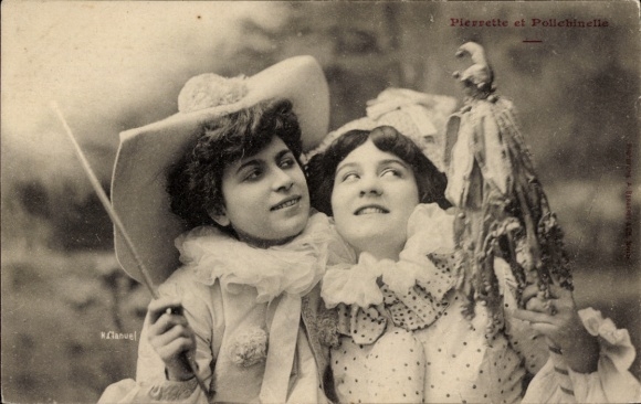 Postcard Pierrot and his girlfriend in costumes, portrait