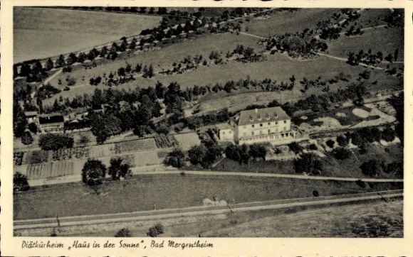 Postcard Bad Mergentheim in Tauberfranken, diet health resort Haus in der Sonne, railway line