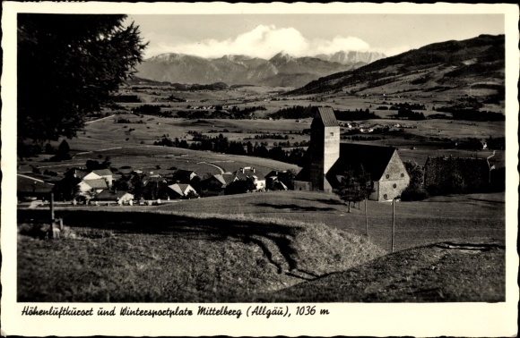 Ak Mittelberg bayr. Allgäu, Teilansicht des Ortes mit Landschaft