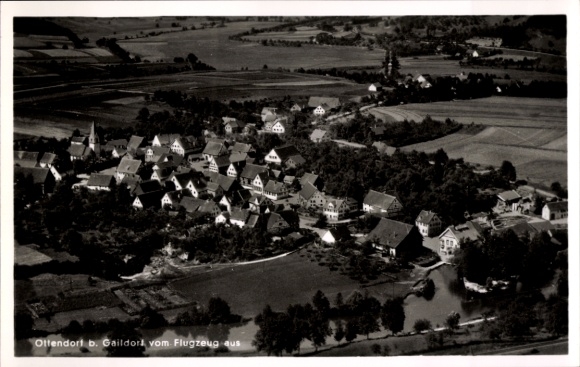 Ak Ottendorf Okrilla Sachsen, Luftaufnahme von Ottendorf, kleine Häuser, ländliche Umgebung