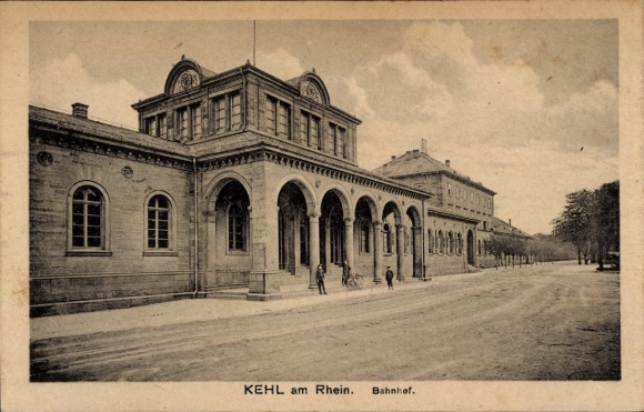 Ak Kehl Rhein, Seitenblick auf den Bahnhof, Eingang