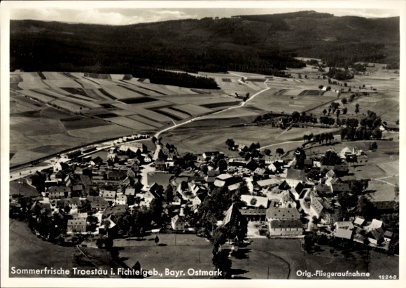 Postcard Tröstau in the Fichtelgebirge, aerial view of rural surroundings, building view