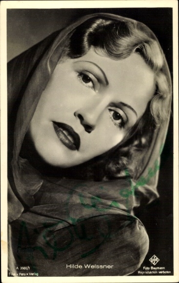 Postcard actress Hilde Weissner, portrait, scarf, autograph