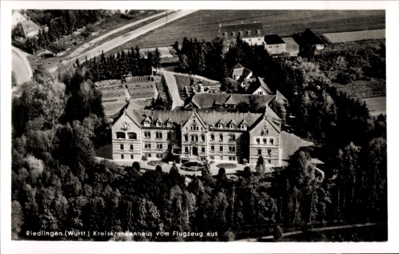 Postcard Riedlingen an der Donau Württemberg, aerial view of the district hospital, forests, meadows, buildings