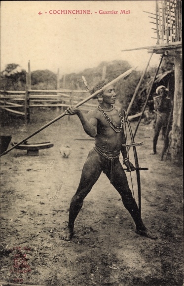Postcard Cochinchine Vietnam, Guerrier Moi, Man in Loincloth Bow and Spear