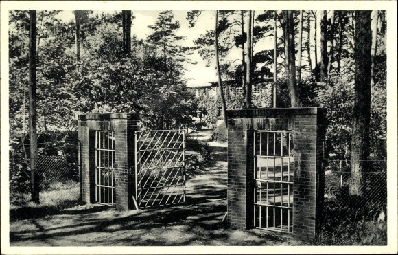 PC Streek Sandkrug Hatten in Oldenburg, children&#39;s home, entrance gate