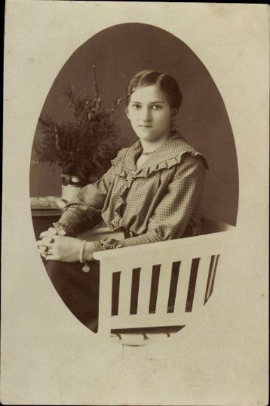 10 alte Ak Frauenportraits, diverse Ansichten