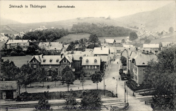 Ak Steinach im Thüringer Wald, Schöne Landschaft, Häuseransichten, Bahnhofstraße
