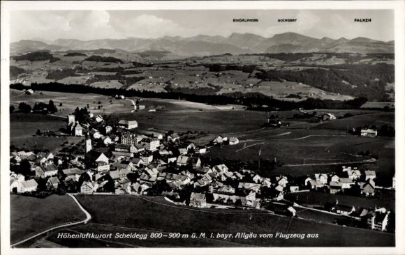 Ak Scheidegg im Allgäu Schwaben, Luftaufnahme von  Höhenluftkurort, Landschaft, Allgäu